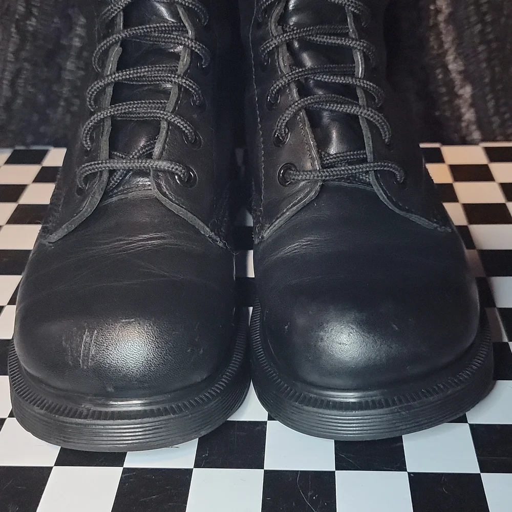 *SOLD* Made in England Dr. Martens Boots - Picture 8 of 12